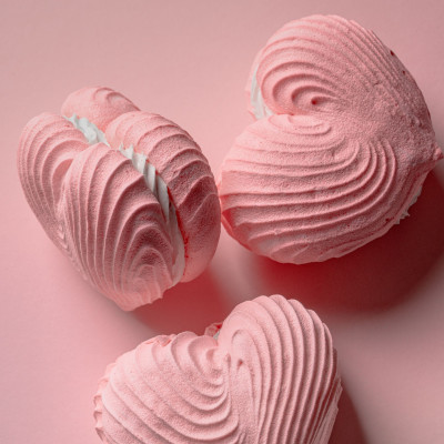 Πώς θα πετύχεις τις τέλειες χρωματιστές μαρέγκες που τρώγονται στο λεπτό