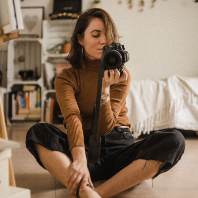 Τόσες μέρες καραντίνα έχεις ξεμείνει από ιδέες για τις selfies; Σου λύσαμε το πρόβλημα