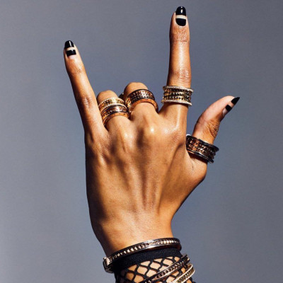 10 μαύρα nail art γιατί… Γιατί είδαμε μαύρα βερνίκια και είναι τέλεια ευκαιρία!