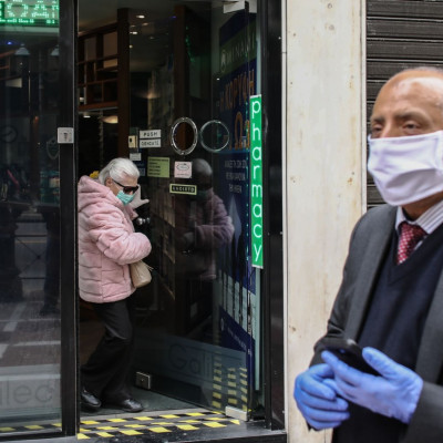 Κορονοϊός - Πέτσας: Έρχονται μέτρα για τους ασυνεπείς - Όριο σε αριθμό και διάρκεια μετακινήσεων