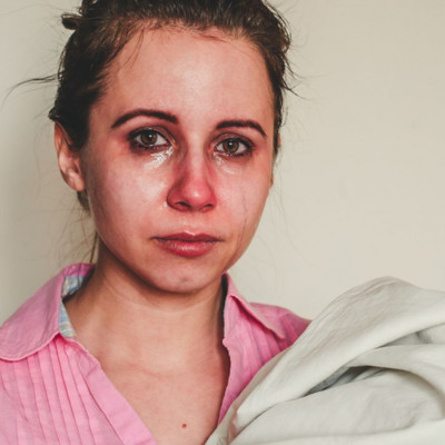 Επιλόχεια κατάθλιψη & καραντίνα: Τι θα πρέπει να προσέξει η γυναίκα που γέννησε και οι γύρω της