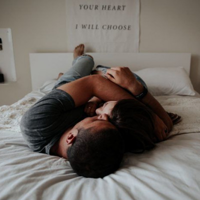 5 σέξι πράγματα για να κάνεις με το σύντροφό σου μέσα στο σπίτι (photos)