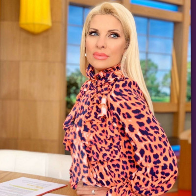 Ελένη Μενεγάκη: Κολλήσαμε με το πανάκριβο αξεσουάρ της, εσείς; (Photos)