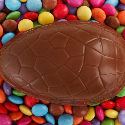 Πώς θα φτιάξεις στο σπίτι λαχταριστό πασχαλινό αυγό από σοκολάτα