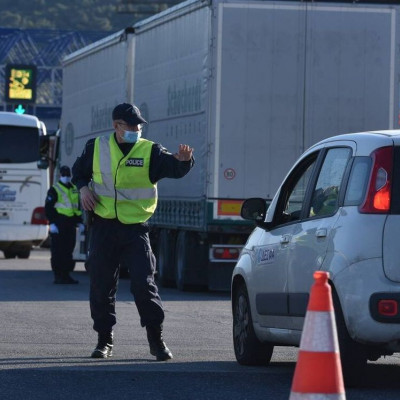 Κορονοϊός: Πάσχα υπό αυστηρό περιορισμό – Πώς και πότε θα χαλαρώσουν τα μέτρα