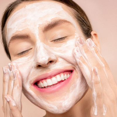 Ας μιλήσουμε λίγο σοβαρά για τον καθαρισμό προσώπου