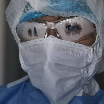 Κορονοϊός: Εφιαλτική πρόβλεψη - Μέχρι πότε θα είμαστε σε καραντίνα