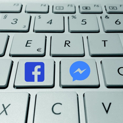 Facebook: Γνωρίζεις γιατί έχει μπλε χρώμα;