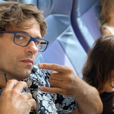 #Μένουμε_Σπίτι: Δε φαντάζεστε τι παιχνίδι παίζει ο Αποστόλης Τότσικας με τα παιδιά του (vid & pics)