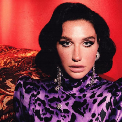 Θυμάσαι την ταινία «Μόνος Στο Σπίτι»; H Kesha την έκανε τραγούδι και είναι ό,τι πιο cool θα ακούσεις