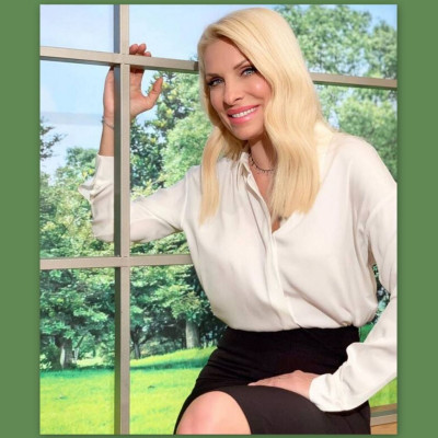 Ελένη Μενεγάκη: Έτσι πέρασε το Πάσχα με την οικογένειά της - Βίντεο από την αυλή του σπιτιού της!