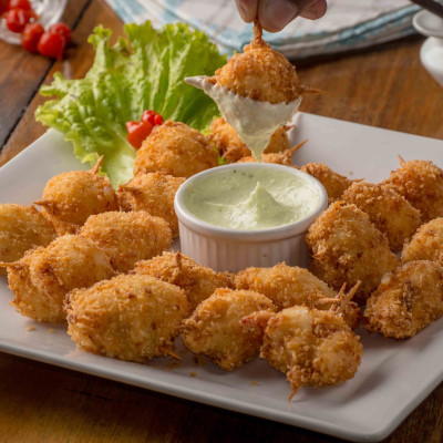 Chicken nuggets: Η συνταγή για να φτιάχνεις στο σπίτι το fast food που παραγγέλνουν όλοι (video)