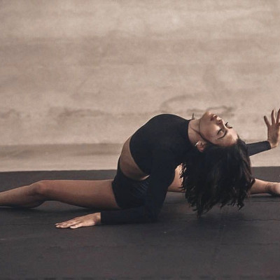 Ενάμιση μήνα μετά τη γέννα η διάσημη ηθοποιός χορεύει στο Tik Tok και το κορμί της δεν παίζεται