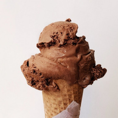 Φτιάξε παγωτό σοκολάτα με τρία υλικά