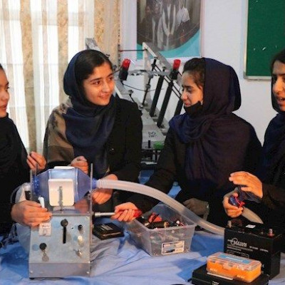 Afghan Dreamers: Η ομάδα κοριτσιών που μάχεται ενάντια στον Covid-19