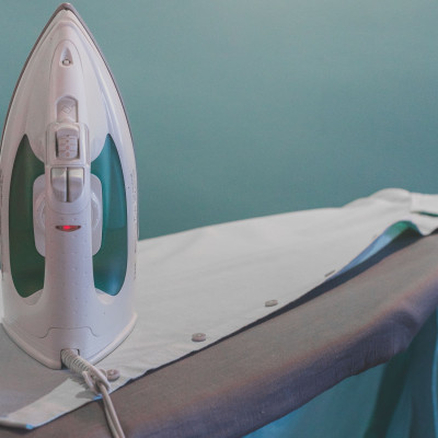 Kαθάρισε μόνη σου εύκολα και απλά το σίδερο ατμού που έχεις στο σπίτι