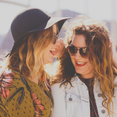 Νομίζεις ότι ξέρεις καλά τη φίλη σου; Αν δε ξέρεις αυτές τις 10 ερωτήσεις τότε μάλλον κάνεις λάθος