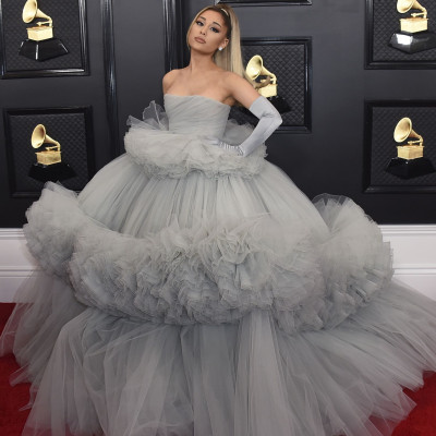 Ariana Grande, Billie Eilish και Justin Bieber λανσάρουν μάσκες για τον κορονοϊό