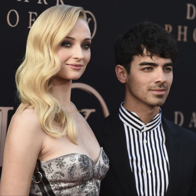 O Joe Jonas θέλει να ετοιμάσει την πιο νοσταλγική επέτειο γάμου για τη Sophie Turner