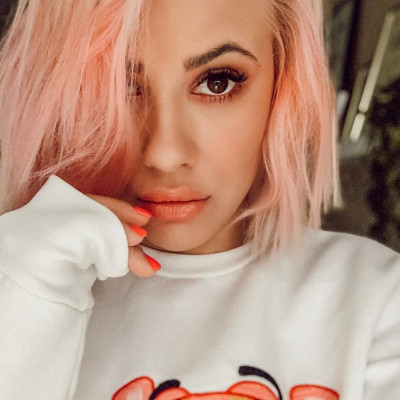 Η Λάουρα Νάργες αποκάλυψε τι έχει συμβεί με τα κιλά της στην καραντίνα και έχουμε πάθει ένα σοκ