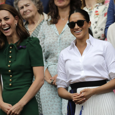 Η Kate Middleton μιμήθηκε την πρόσφατη εμφάνιση της Meghan Markle μέχρι τρίχας! (photos)