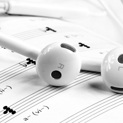 Παρήγγειλε ακουστικά από το internet - Δεν φαντάζεστε τι ήρθε σπίτι της (photo)