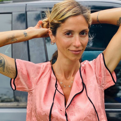 Σαν να μην πέρασε μια μέρα! Δες πώς ήταν η Σοφία Καρβέλα το… 2000 (photos)