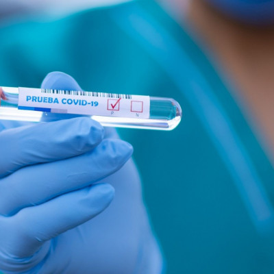 Κορονοϊός: Όλες οι θεωρίες συνωμοσίας σε ένα βίντεο