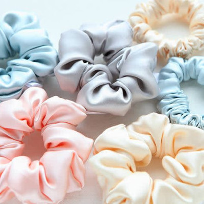 Πέντε εκκεντρικά αξεσουάρ για τα μαλλιά που θα βλέπουμε παντού αυτή την άνoιξη