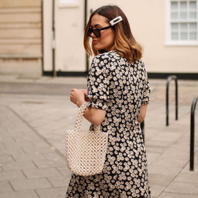 Daisy print: Το αναπάντεχο μοτίβο που θα σε συνοδεύσει στις καλοκαιρινές σου εμφανίσεις