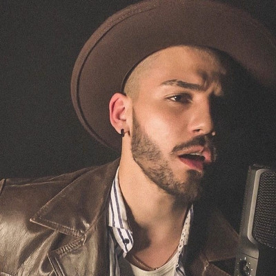 «Europe Shine A Light»: Μόλις ακούσεις την ερμηνεία του Sandro θα τον ερωτευθείς ένα «τσικ» παραπάνω