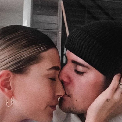 O Justin Bieber έβαψε τη Hailey και πρέπει να δεις το αποτέλεσμα