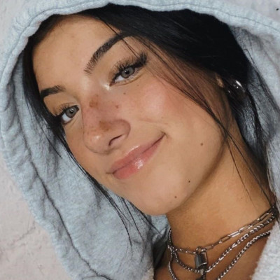 Το είδαμε κι αυτό! Τι σχέση έχει η Tik- Toker Charli D' Amelio με τον Justin Bieber;