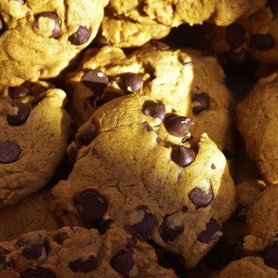 Θες να φτιάξεις μπισκότα σοκολάτας χωρίς να τα ψήσεις στο φούρνο; Απίθανο κι όμως μπορείς!