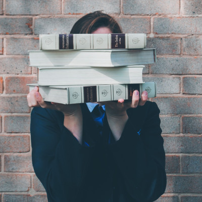 Δεν έχεις όρεξη για διάβασμα; 3 τσεκαρισμένα tips για να μάθεις «νεράκι» το μάθημα με... άλλο τρόπο