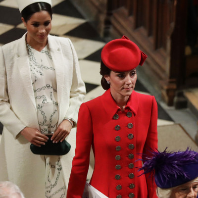 Υπάρχει ένας καβγάς που έγινε πραγματικά ανάμεσα στην Kate Middleton και την Meghan Markle