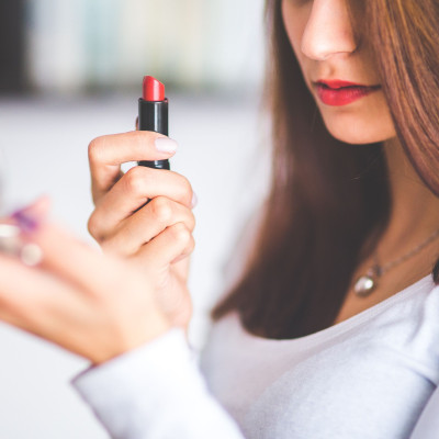 5 λόγοι για τους οποίους «λιώνει» γρήγορα το μακιγιάζ σου