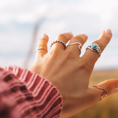 Έτσι θα κάνεις τα παλιά σου κοσμήματα να λάμπουν σαν καινούρια