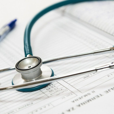 Η 24χρονη που ακούει τα όργανα στο σώμα της (photos)