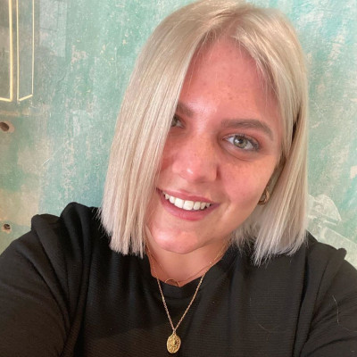 Η Δανάη Μπάρκα φόρεσε ένα super sexy mini φόρεμα και ήταν μία θεά