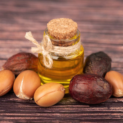 Έλαιο αργκάν: 7 σημαντικά οφέλη για τα μαλλιά και το σώμα (βίντεο)