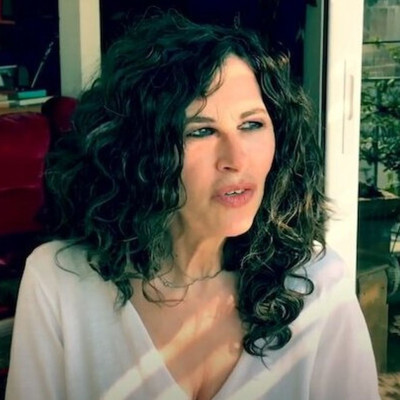 Ελευθερία Αρβανιτάκη: Για πρώτη φορά ανοίγει το υπέροχο σπίτι της στο κέντρο της Αθήνας (pics-video)