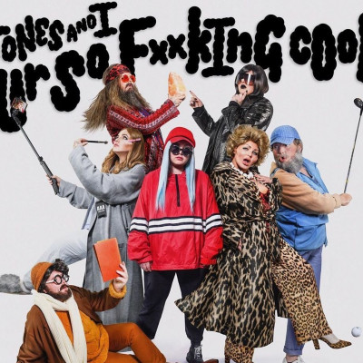 Το κορίτσι του «Dance Monkey» έβγαλε νέο hit και δε θα την αναγνωρίσεις