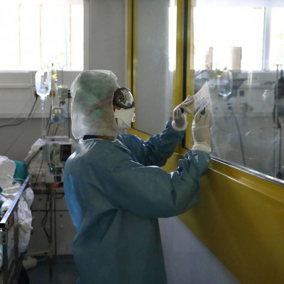 Κορονοϊός: Δραματική αύξηση των κρουσμάτων στην Ελλάδα - Συναγερμός στις Αρχές