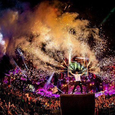 Τώρα μπορείς να πας στο μεγαλύτερο fest «Tomorrowland» από το... σαλόνι σου