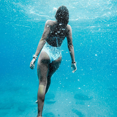 Άλλαξε τον τρόπο που κολυμπάς για να γυμνάσεις κοιλιά, γλουτούς και πόδια