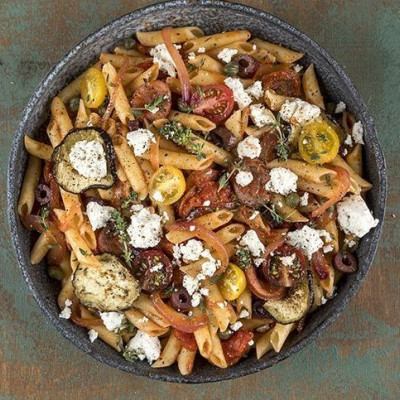 Άκης Πετρετζίκης: Ελληνική Μακαρονάδα