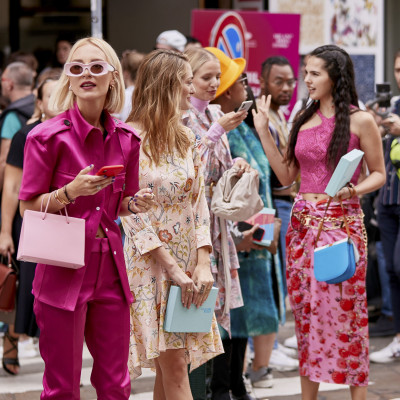 Δέκα cool σύνολα για να περάσεις μία καλοκαιρινή Κυριακή στην πόλη