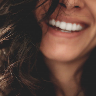 Γιατί δεν πρέπει να πλένεις τα δόντια σου αφότου έχεις πιει καφέ;