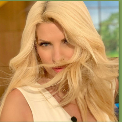 Ελένη Μενεγάκη: Η φώτο στη θάλασσα είναι πιο εντυπωσιακή από ότι νομίζεις